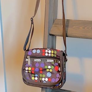 Le Sportsac adjustable crossbody bag in very excellent condition